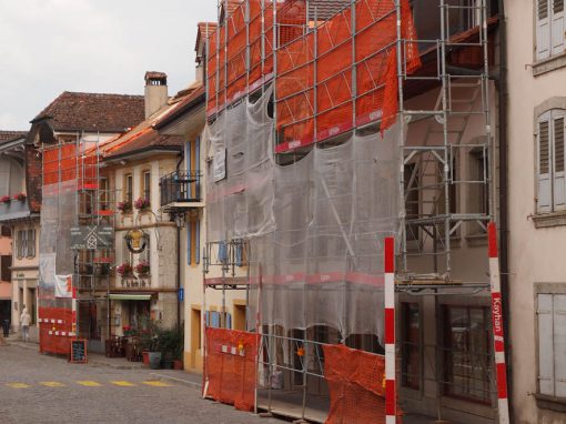 Montage d’échafaudages à Estavayer-le-Lac